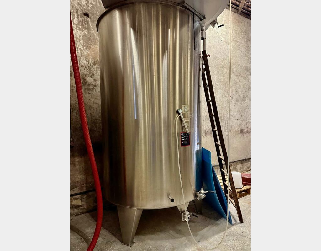 Stainless steel tank with floating cap - Storage