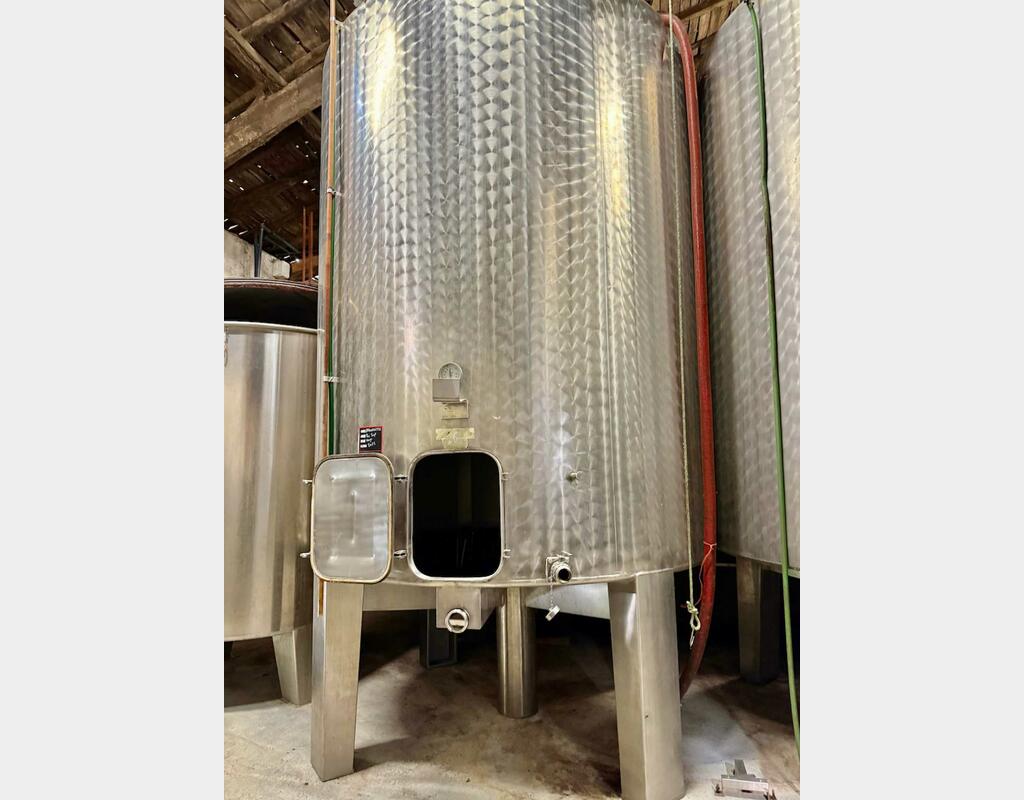 Stainless steel tank on legs - Temperature-controlled - Storage