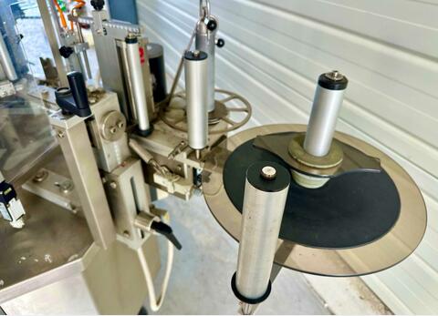 Self-adhesive labeller - 3 stations 3000 Bt/h CAVAGNINO and GATTI