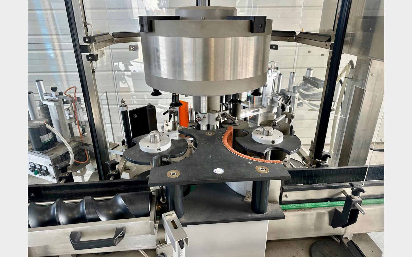 Self-adhesive labeller - 3 stations 3000 Bt/h CAVAGNINO and GATTI