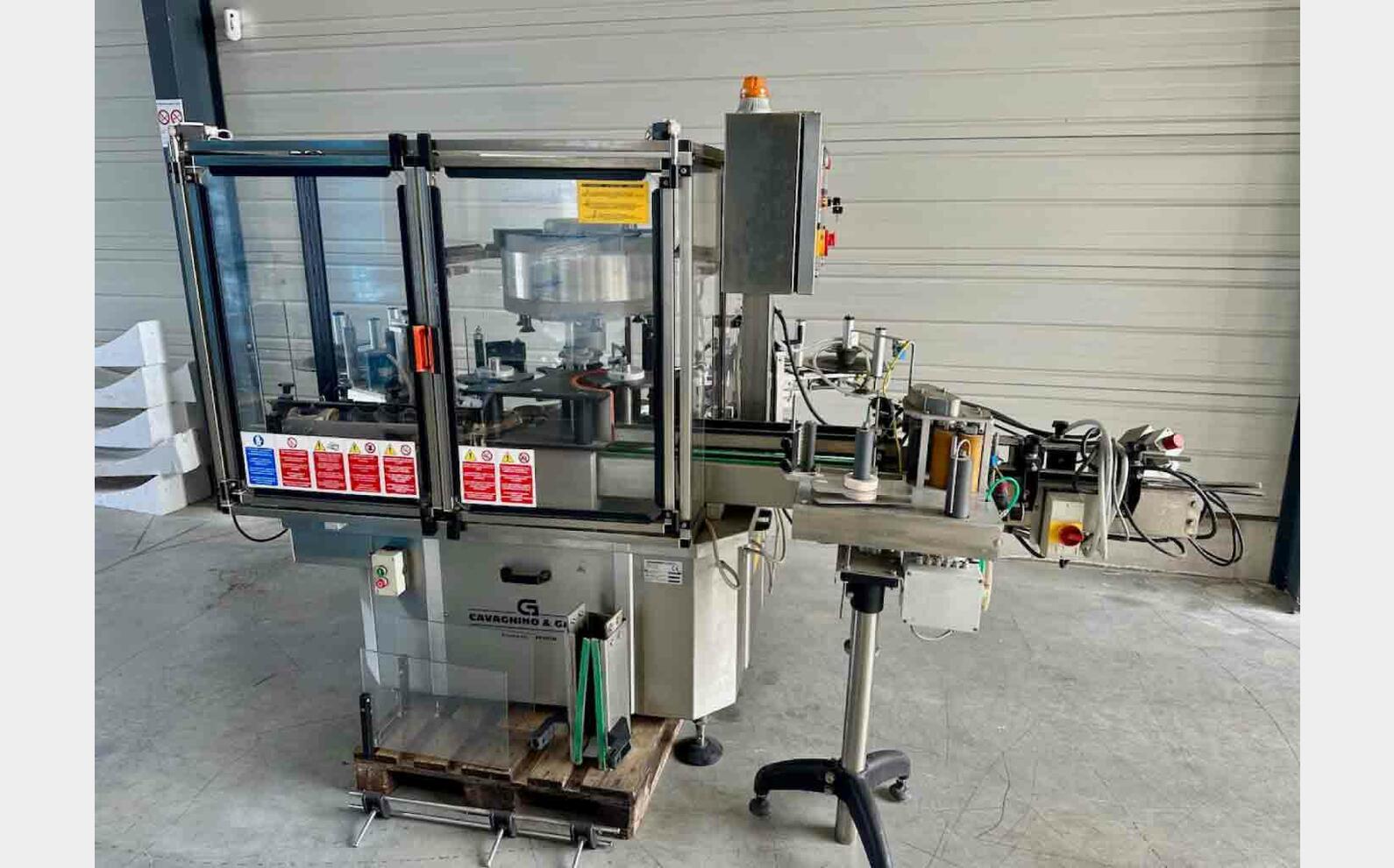 Self-adhesive labeller - 3 stations 3000 Bt/h CAVAGNINO and GATTI