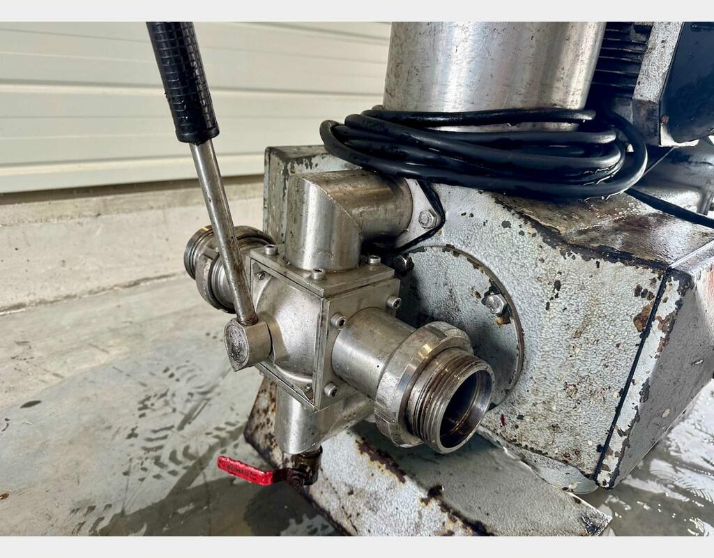 Stainless steel piston pump
