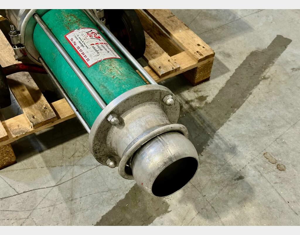 Eccentric rotor pump