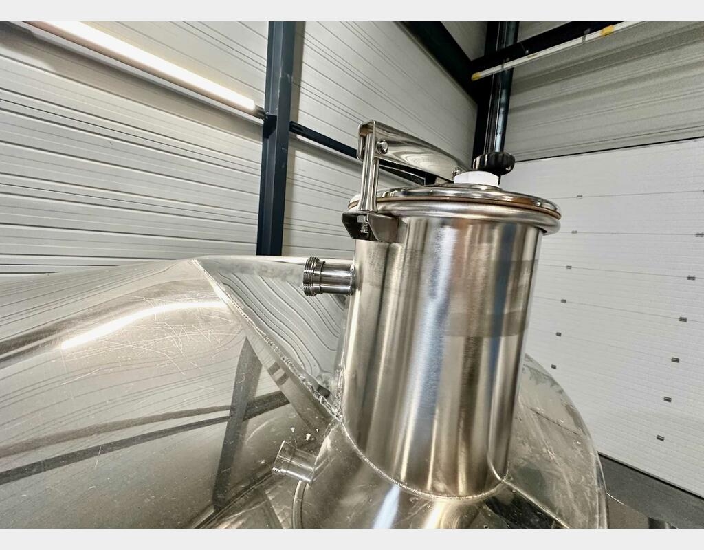 Cuve inox 316L - Circuit serpentin - Fond plat incliné - Fermée