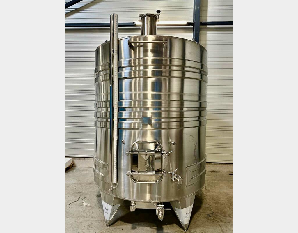 Cuve inox 316L - Circuit serpentin - Fond plat incliné - Fermée
