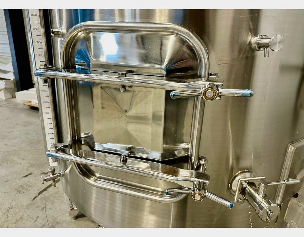 Cuve inox 316L - Circuit serpentin - Fond plat incliné - Chapeau flottant