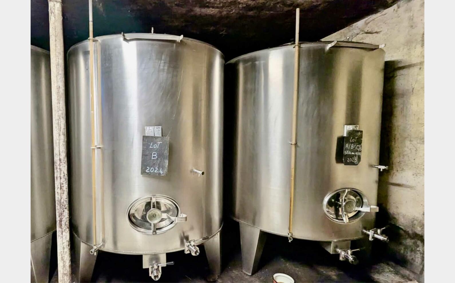 Cuve inox - Ferm&eacute;e sur pieds 45 HL (4 500 litres) STAI