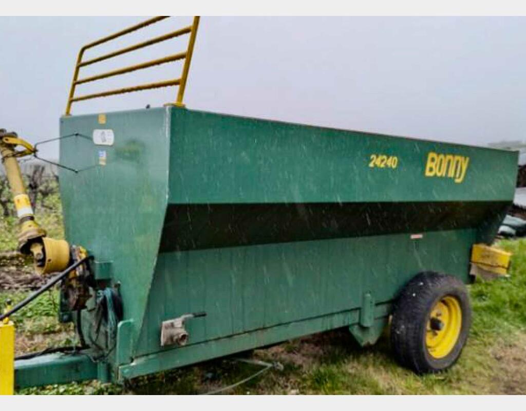 Grape harvest bucket - Tipping