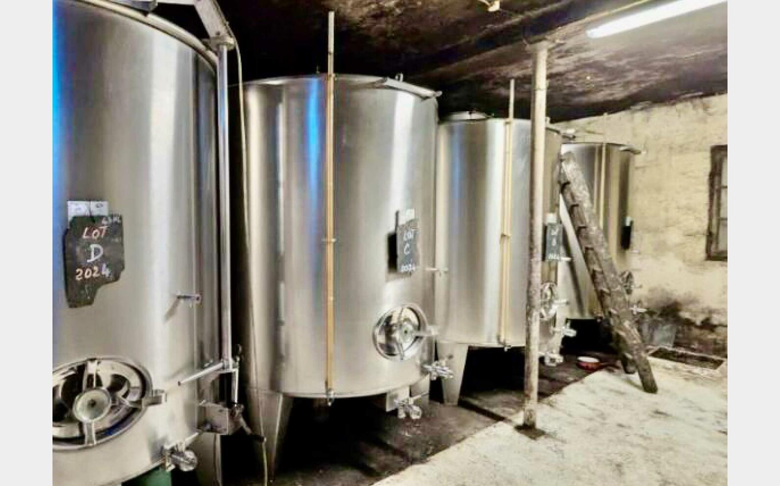 Ss tank - Closed on feet 45 HL (4,500 litres) STAI