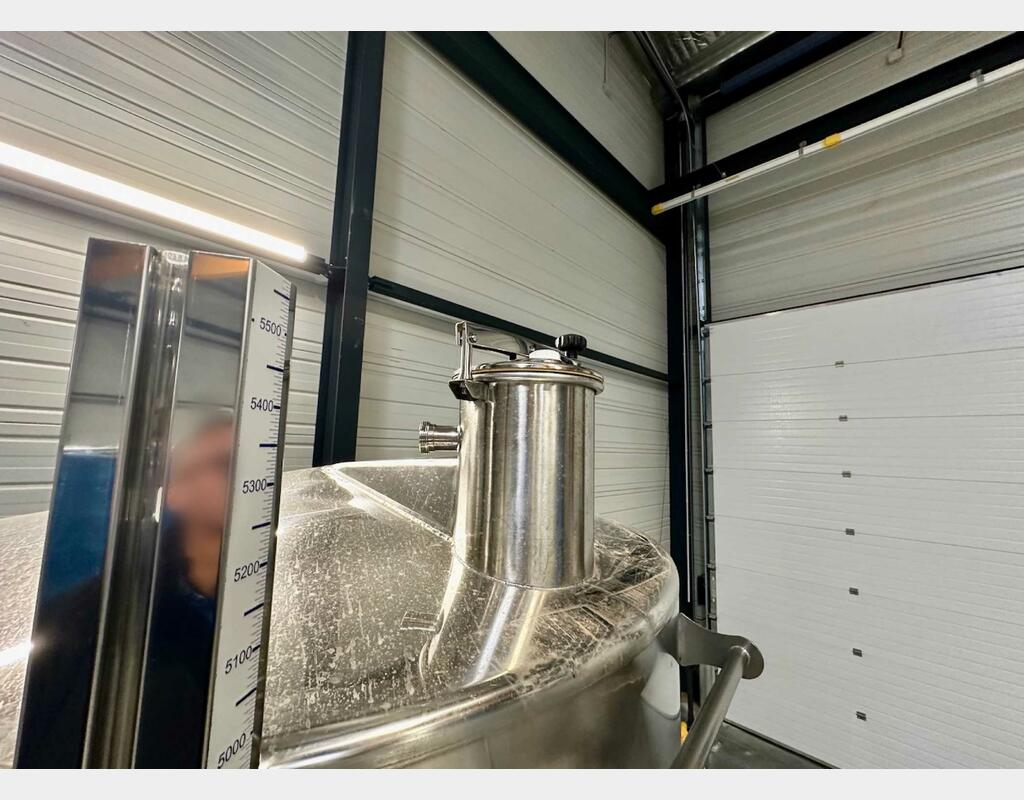 Cuve inox 316L - Circuit serpentin - Fond plat incliné - Fermée