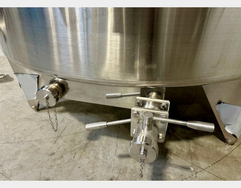 Cuve inox 316L - Circuit serpentin - Fond plat incliné - Fermée