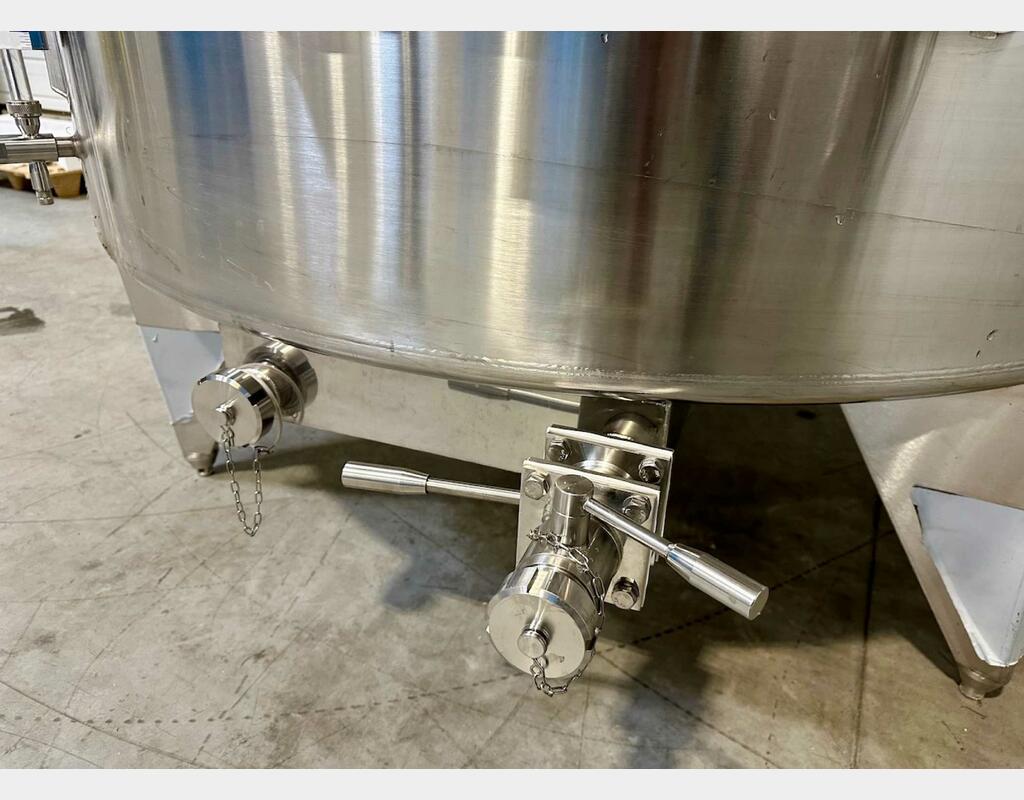 Cuve inox 316L - Circuit serpentin - Fond plat incliné - Fermée