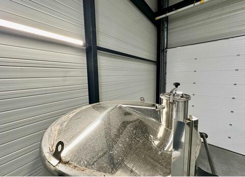Cuve inox 316L - Circuit serpentin - Fond plat incliné - Fermée