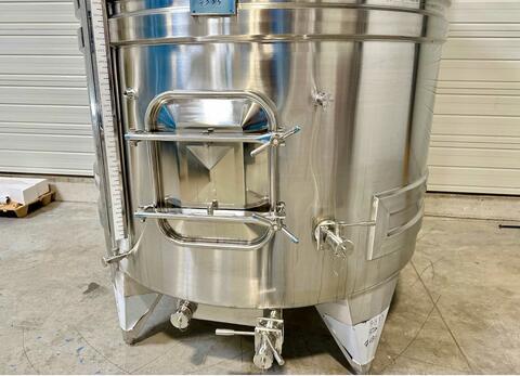 316L stainless steel tank - Coil circuit - Flat sloping bottom - Closed