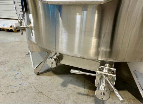 316L stainless steel tank - Coil circuit - Flat sloping bottom - Closed