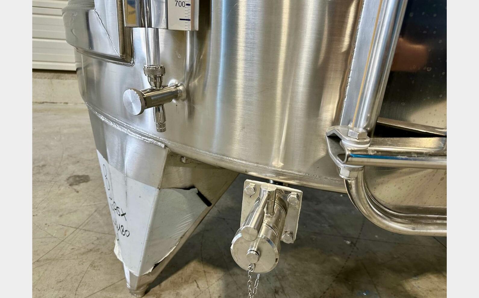 Cuve inox 304 - Circuit serpentin 61.6 HL (6 164 litres) ARSILAC