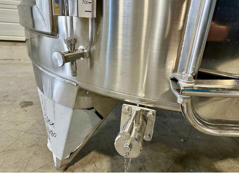 304 stainless steel tank - Coil circuit - Flat sloping bottom - Floating cap