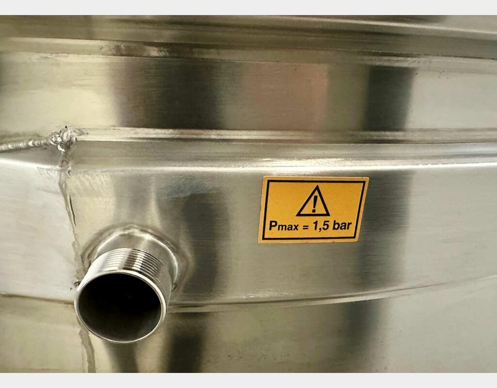 Cuve inox 304 - Circuit serpentin - Fond plat incliné - Chapeau flottant