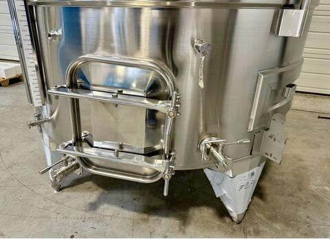 304 stainless steel tank - Coil circuit - Flat sloping bottom - Floating cap