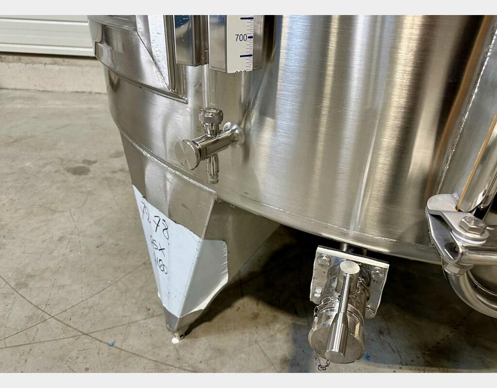 Cuve inox 304 - Circuit serpentin - Fond plat incliné - Chapeau flottant