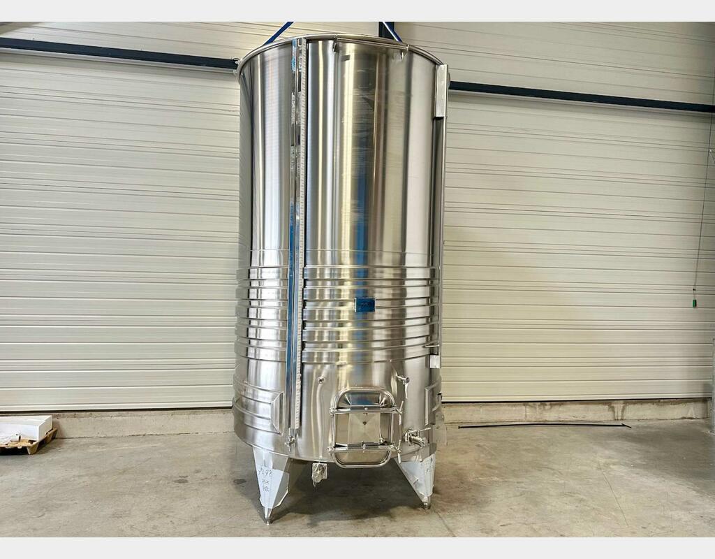 304 stainless steel tank - Coil circuit - Flat sloping bottom - Floating cap