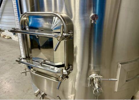 Cuve inox 316L - Circuit serpentin - Fond plat incliné - Fermée