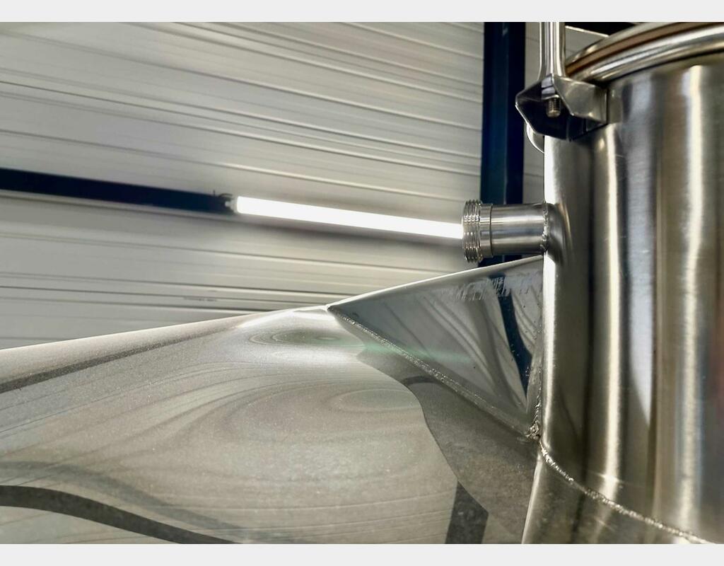 Cuve inox 316L - Circuit serpentin - Fond plat incliné - Fermée