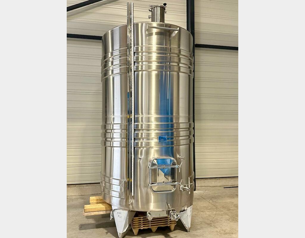 Cuve inox 316L - Circuit serpentin - Fond plat incliné - Fermée