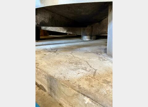 Stainless steel tank - On legs