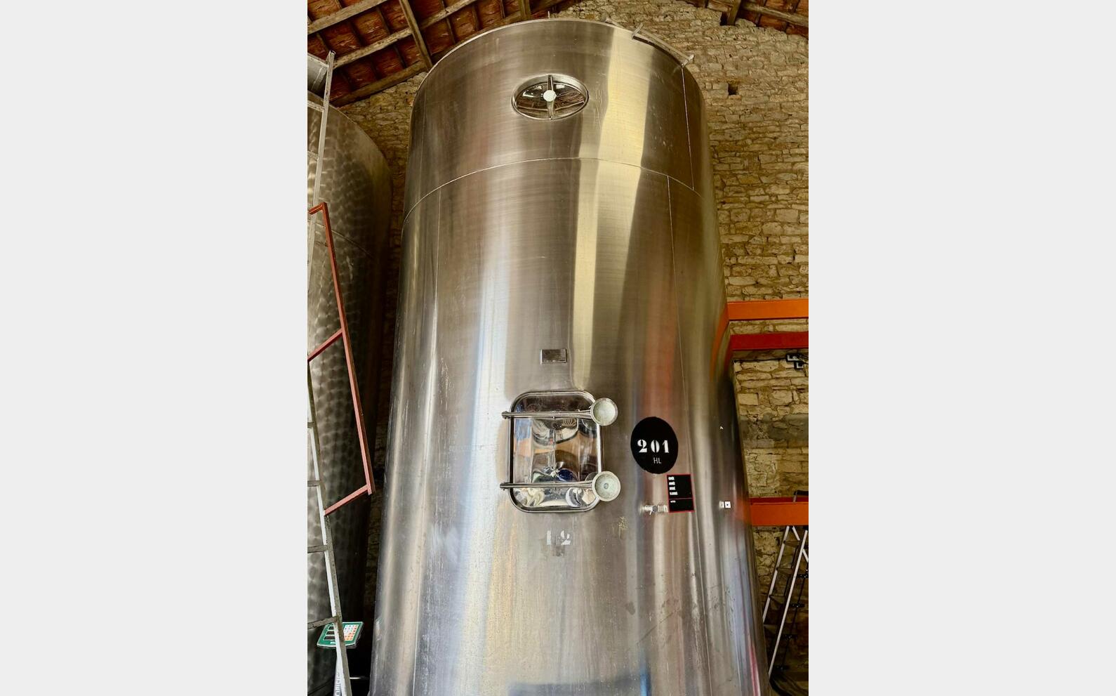 Ss tank - On feet 201 HL (20 100 litres) STAI