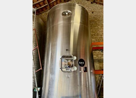 Stainless steel tank - On feet