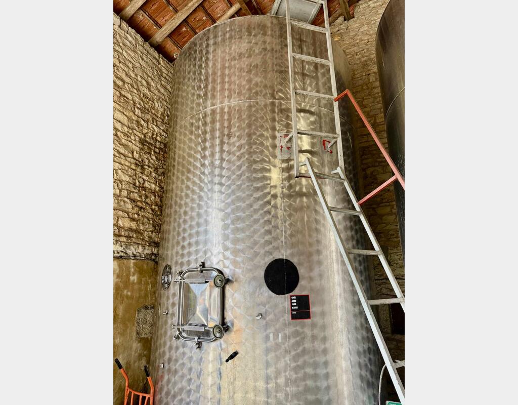 Stainless steel tank - On legs