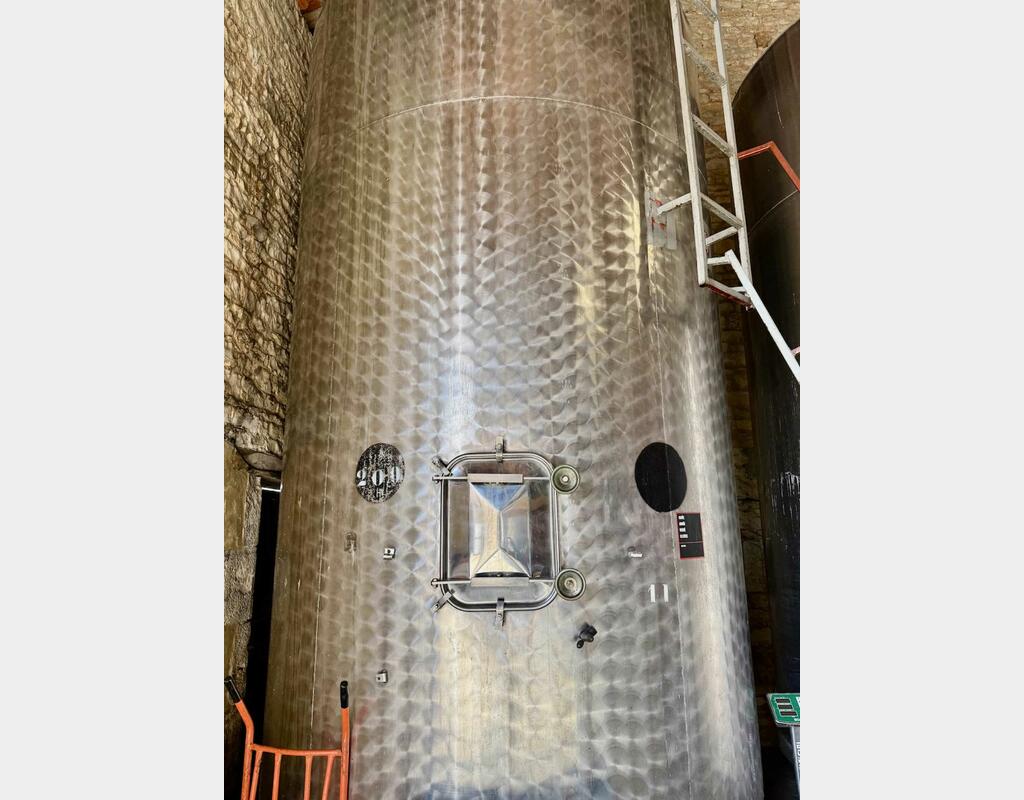 Stainless steel tank - On legs