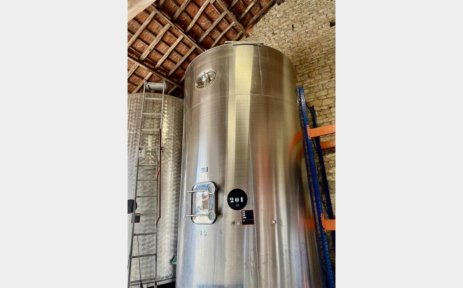 Ss tank - On feet 201 HL (20 100 litres) STAI