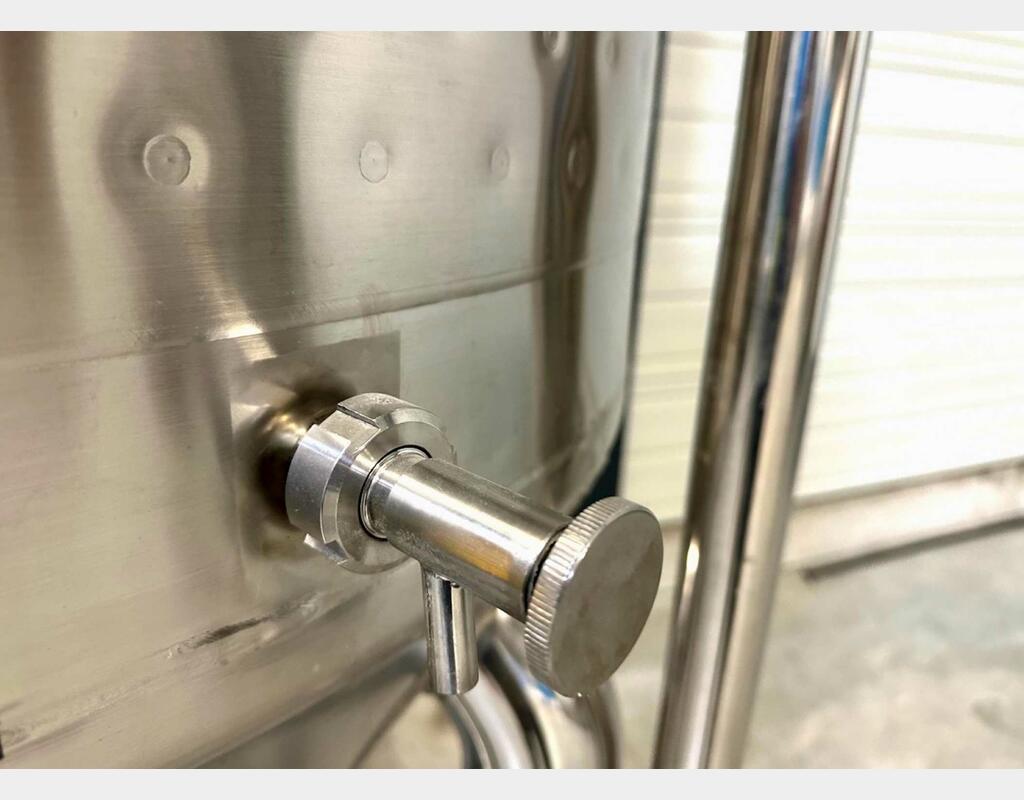 Cuve inox 304 - Cylindro-conique - Fermenteur - Fermée - Sur pieds