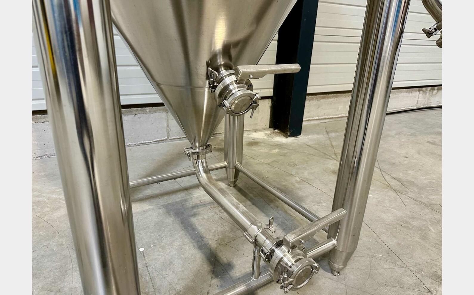 Cuve inox 304 de fermentation thermor&eacute;gul&eacute;e 12,10 HL (1 210 litres) ARSILAC