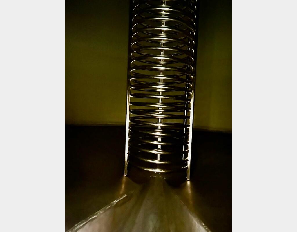 Closed stainless steel tank - Temperature-controlled - Vertical cylindrical on feet