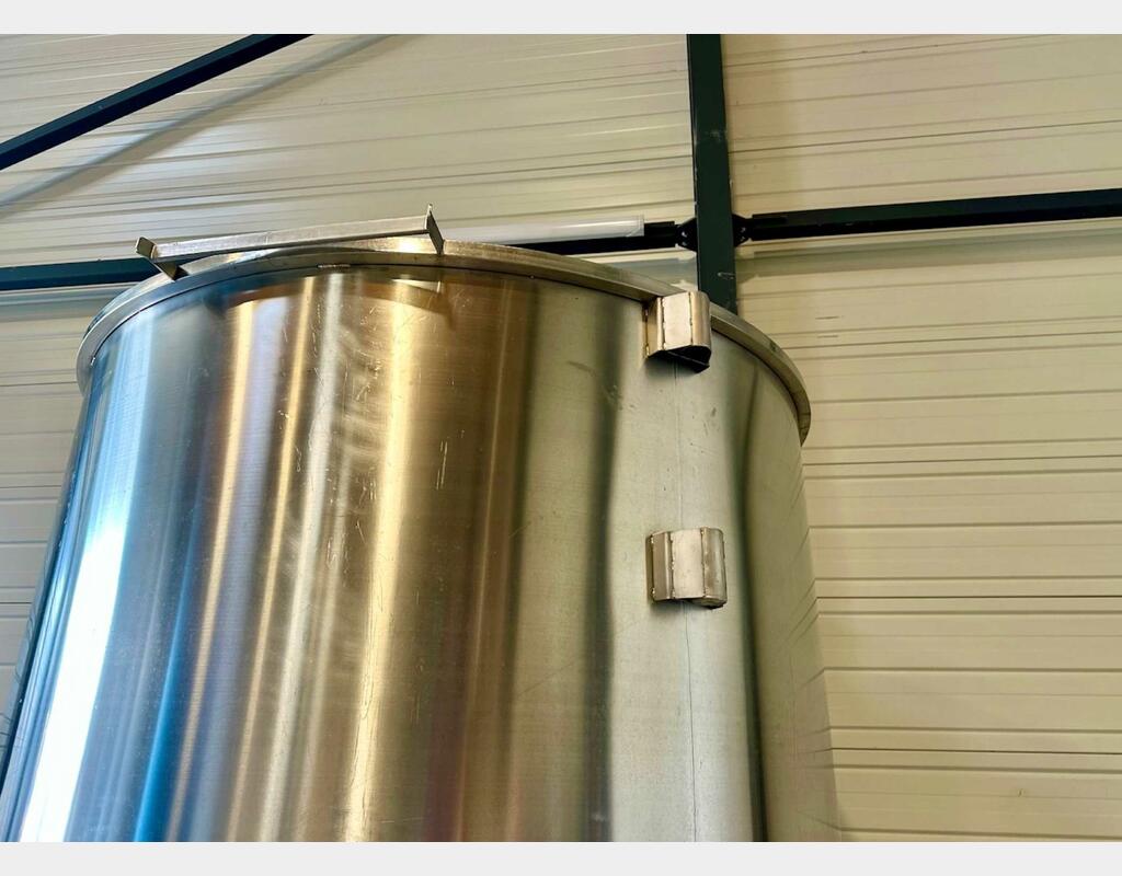 Stainless steel tank with floating cap - Storage