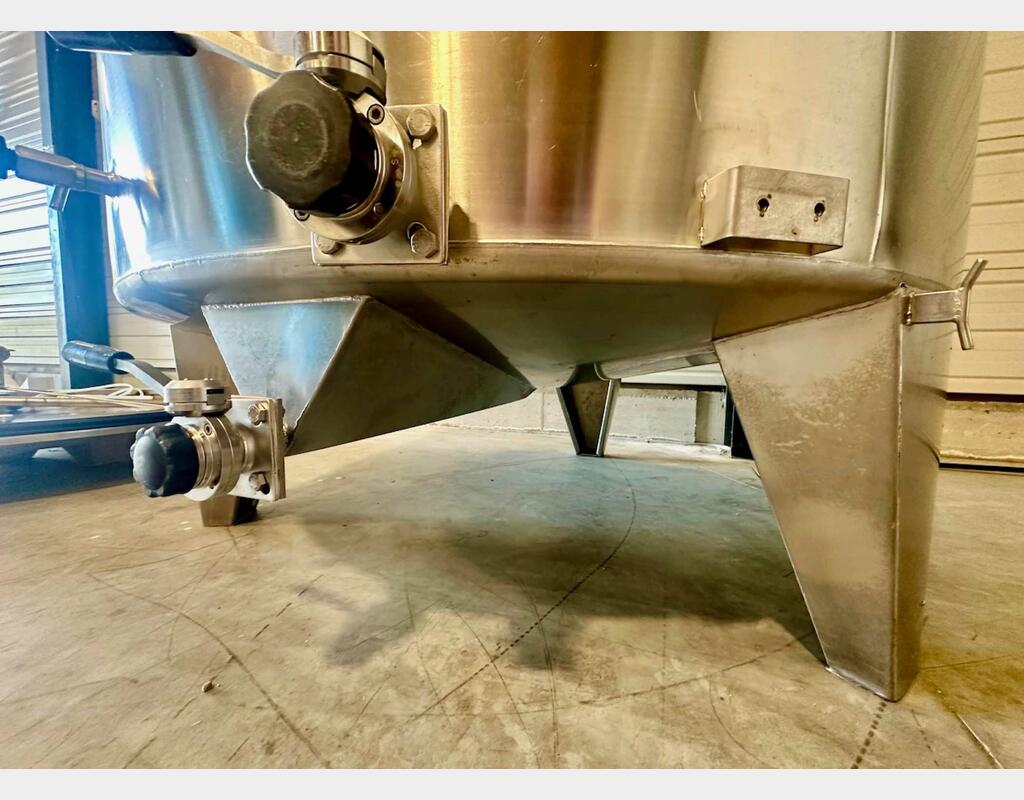 Stainless steel tank with floating cap - Storage