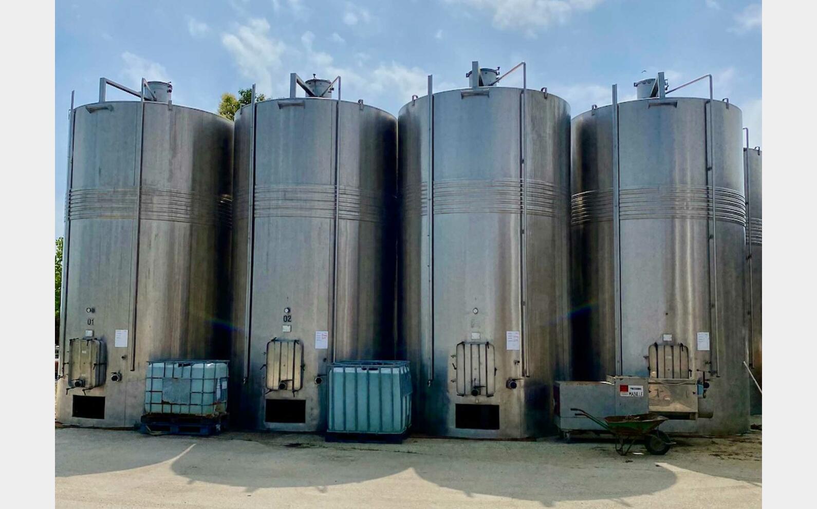 304 ss tank - Temperature controlled 369 HL (36,900 litres)