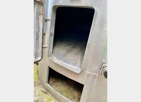 304 stainless steel tank - Temperature controlled - Sloped bottom