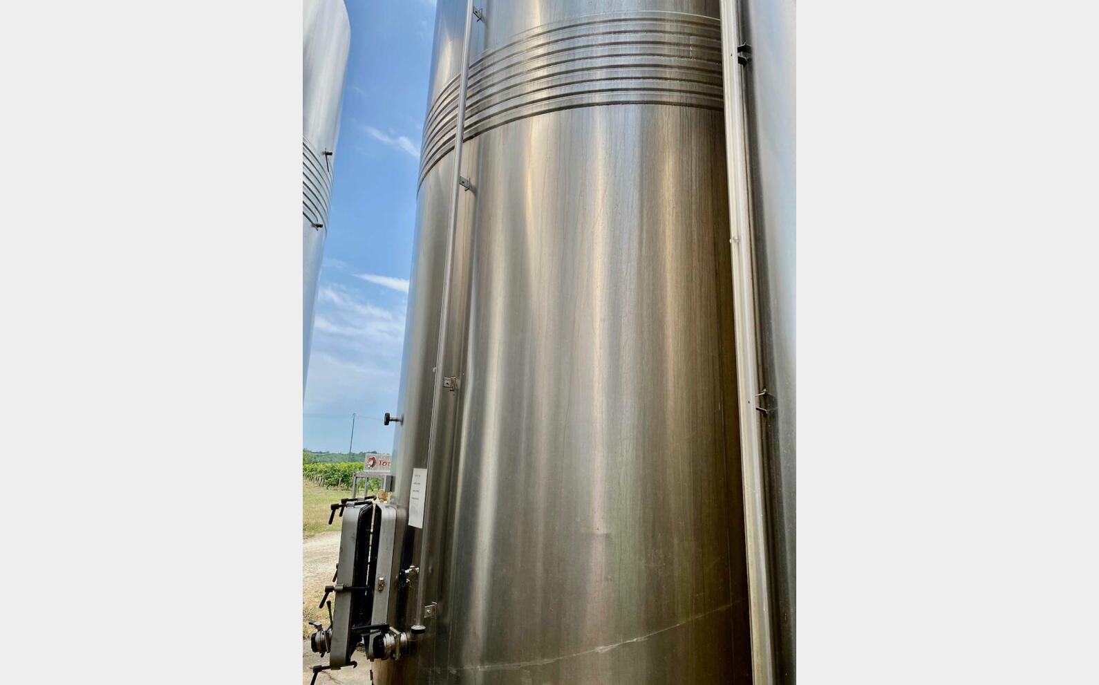 304 ss tank - Temperature controlled 369 HL (36,900 litres)