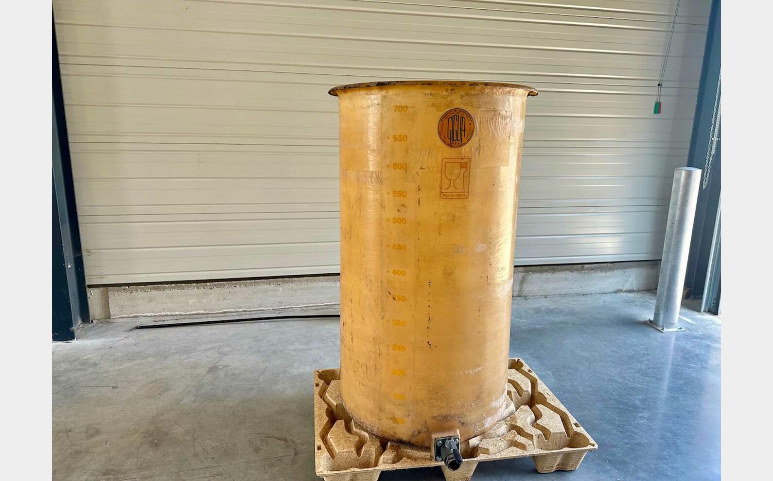 Fiberglass tank - Floating lid 7 HL (700 litres) VETRORESINA