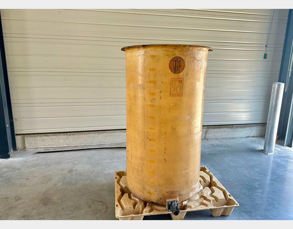 Cuve fibre de verre - Chapeau flottant 7 HL (700 litres) VETRORESINA