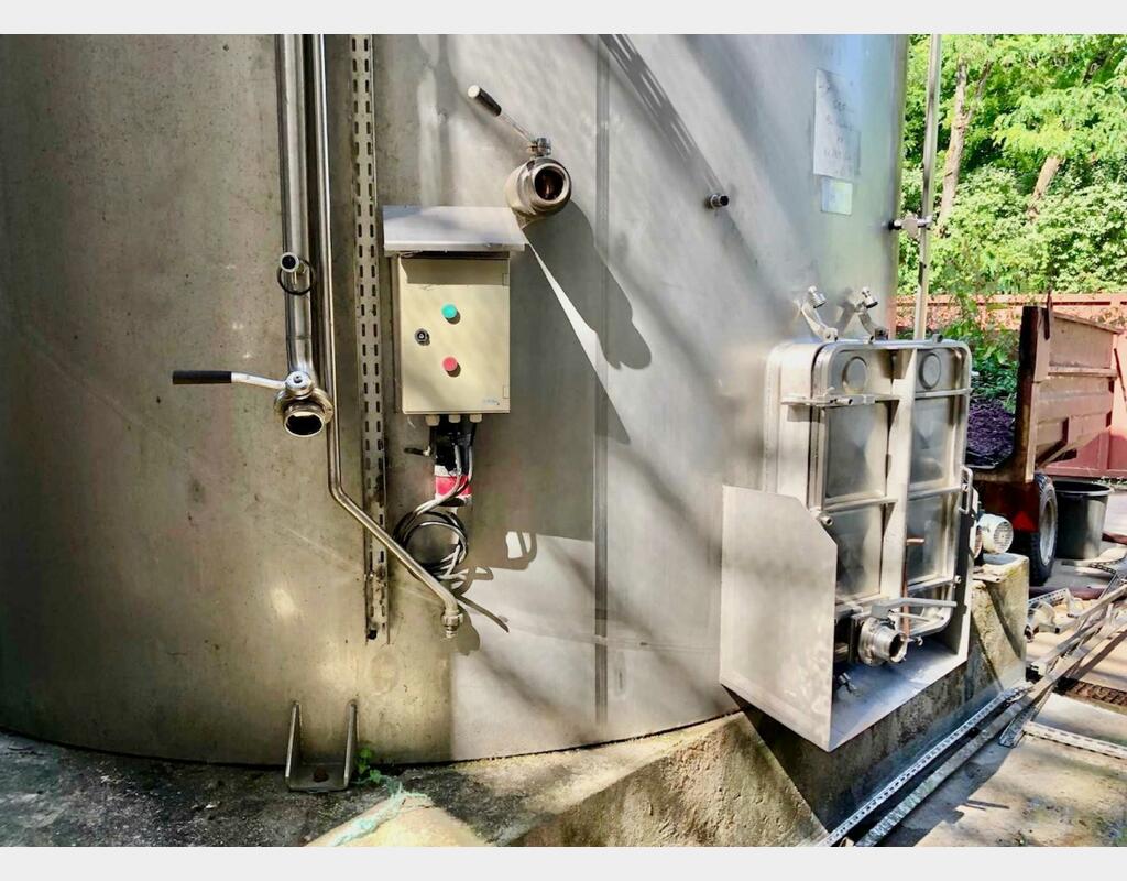 Cuve inox - Fond cuillère sur jupe - Stockage