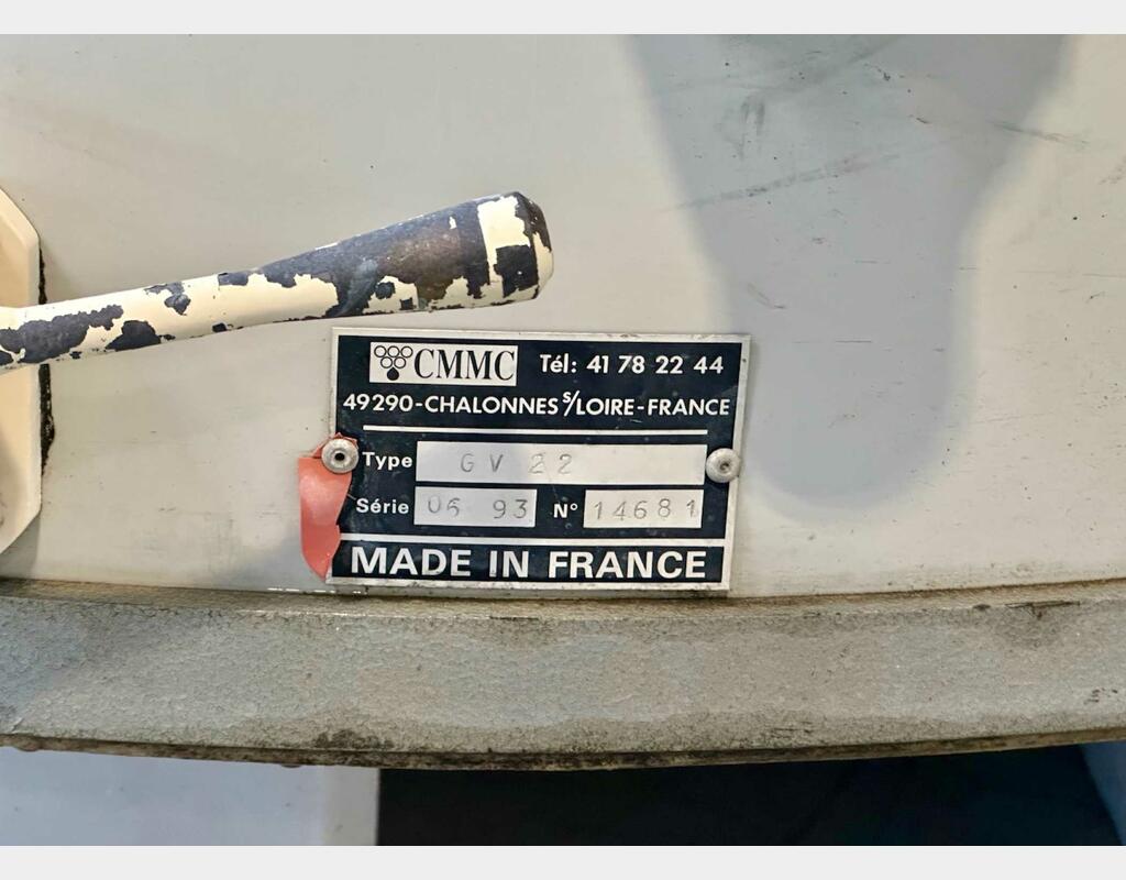Cuve fibre de verre - Sur jupe - Fond incliné