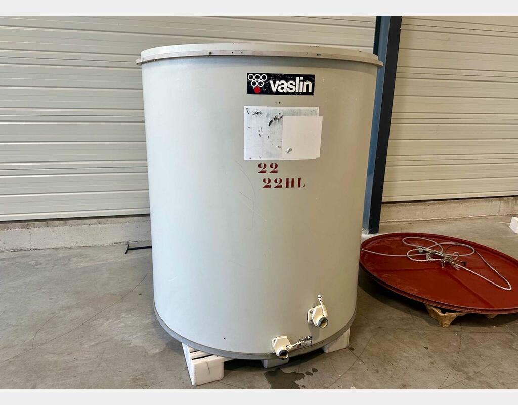 Cuve fibre de verre - Fond inclin&eacute; BUCHER VASLIN 22 HL (2 200 litres)