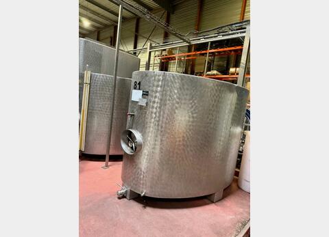 Cuve inox - Finition extérieur bouchonné - Fond plat avec boitard
