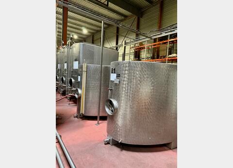 Cuve inox - Finition extérieur bouchonné - Fond plat avec boitard