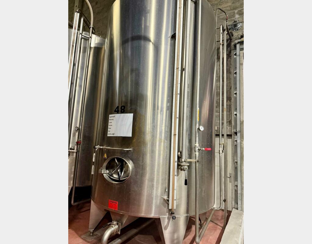 Stainless steel tank - Conical bottom on legs